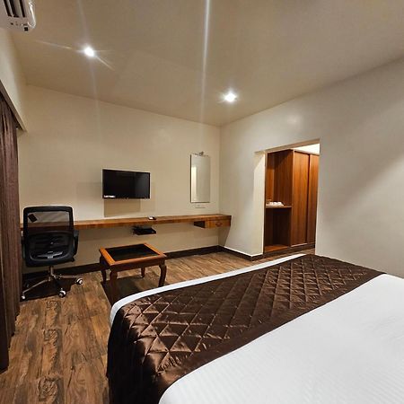 Hotel Pl Grand Karaikudi Eksteriør billede
