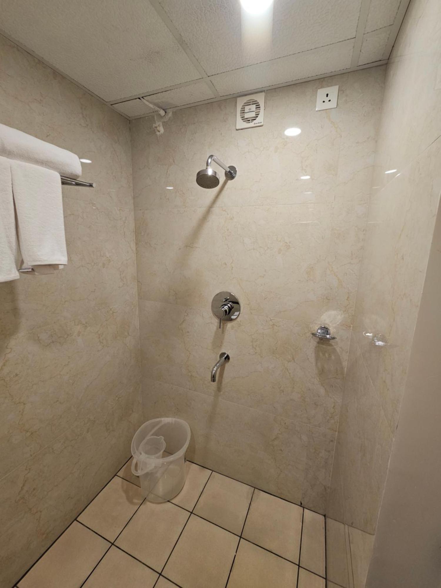 Hotel Pl Grand Karaikudi Eksteriør billede